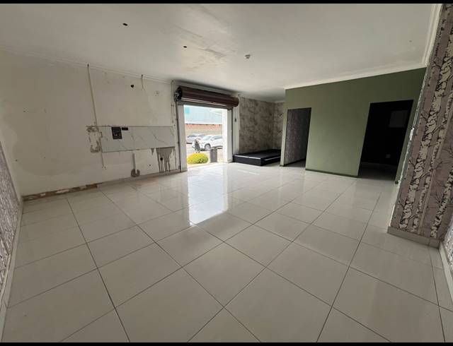 66M² WAREHOUSE TO LET IN ROOIHUISKRAAL